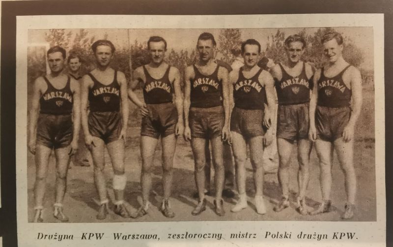Plik:KPW Orzeł koszykarze 1938.jpg