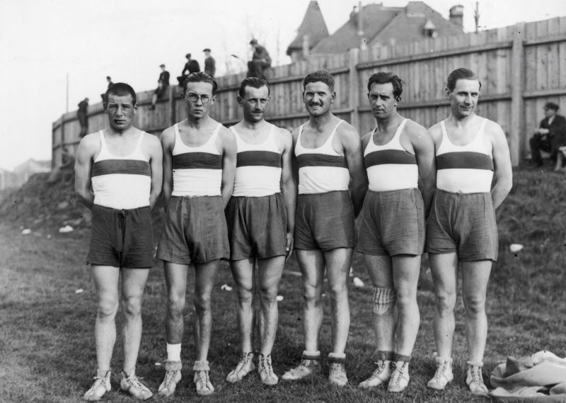 Plik:Drużyna Cracovii 1932-05-02.jpg